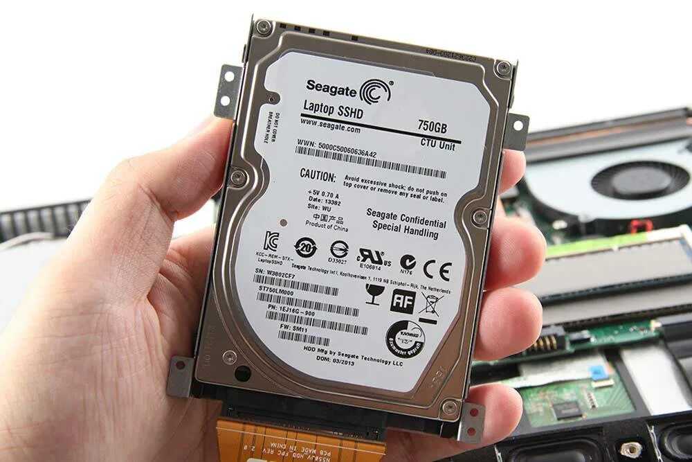 Информацию жесткого диска ноутбука. Жесткий диск для ноутбука. hdd для ноутбука. замена жесткого диска на ноутбуке. жёсткий диск ssd для ноутбука.