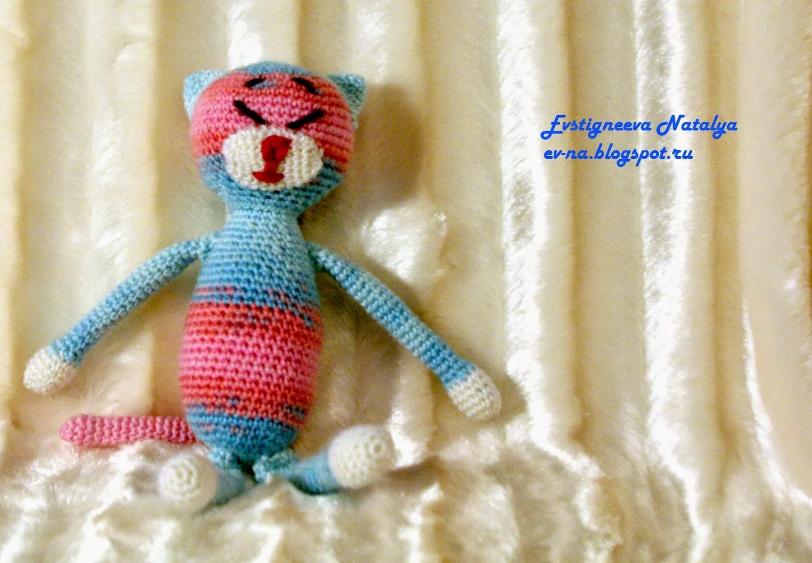 Аминеко кот крючком схемы и описание вязаный A de... Amigurumi, Patrón muñeca ganchillo, Patrones