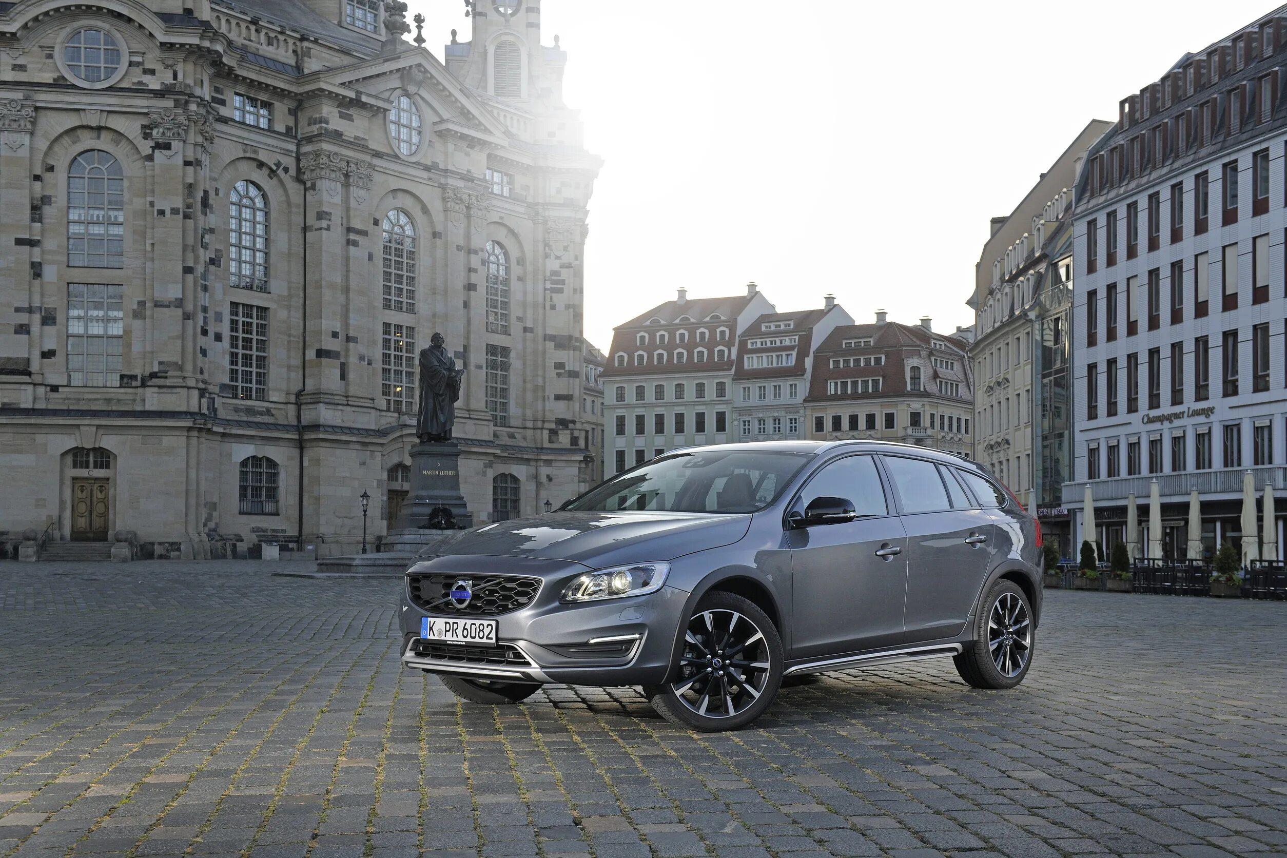 Volvo v60. Volvo v60 2015. Джип Вольво v60. V60 Cross Country 1g.