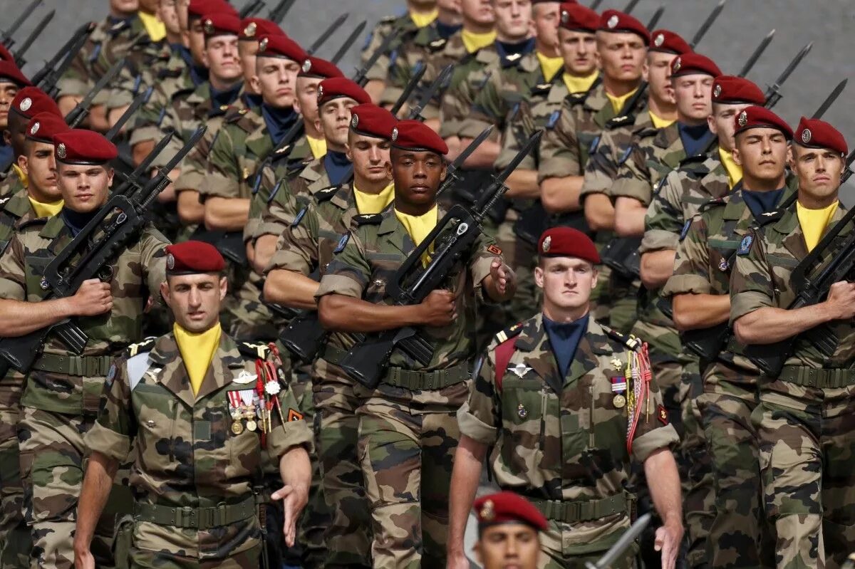 Служу франции. Армия франции. французская армия. французская военная форма. вооруженные силы франции.