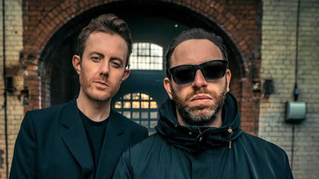 Backbone chase status. Chase &amp; status. chase &amp; status - 5am. chase and status kikstar. chase&amp;status ramm 72p.