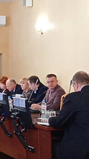 Губернатор уехал. Губернатор уехал