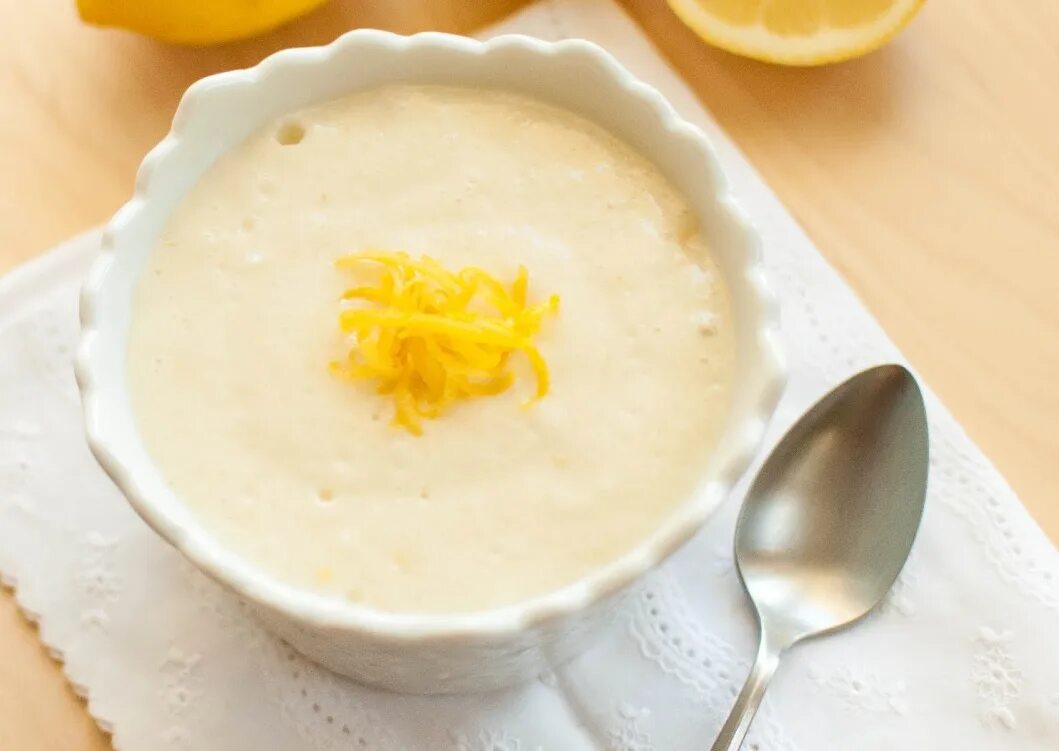 Манная каша с лимоном. Манная каша с лимоном. Манная каша с лимоном. Каша со сливочным маслом. Манная каша на завтрак.