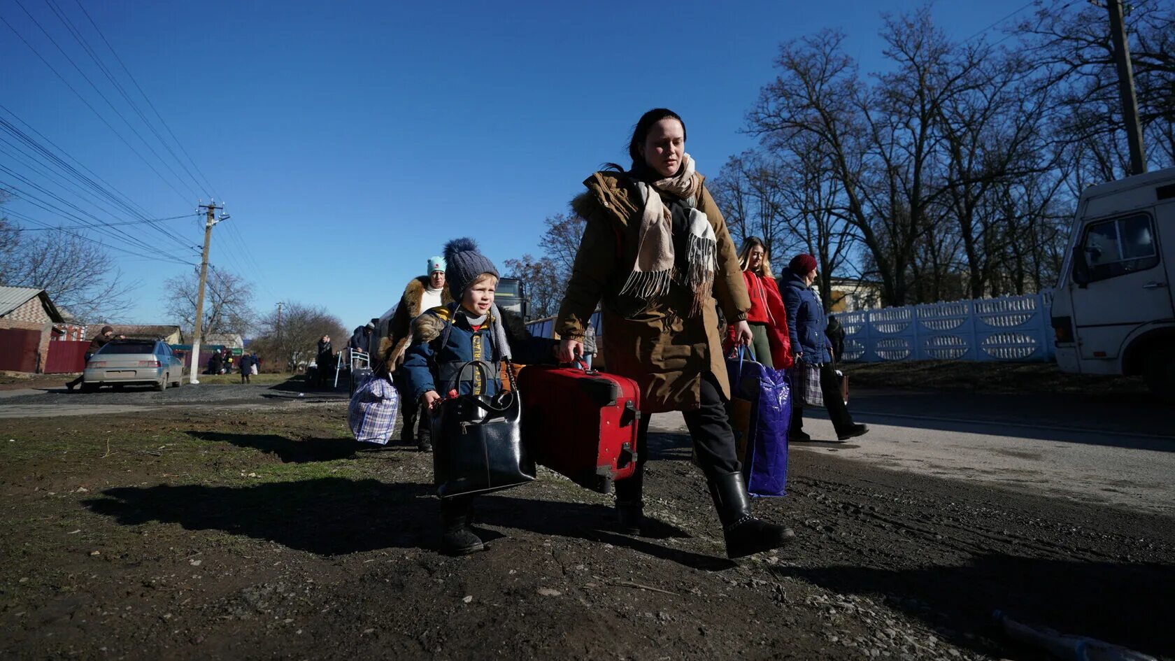 Беженцы с Донбасса. Дети беженцы из Украины. Украинские дети беженцы. Беженцы гражданство россии