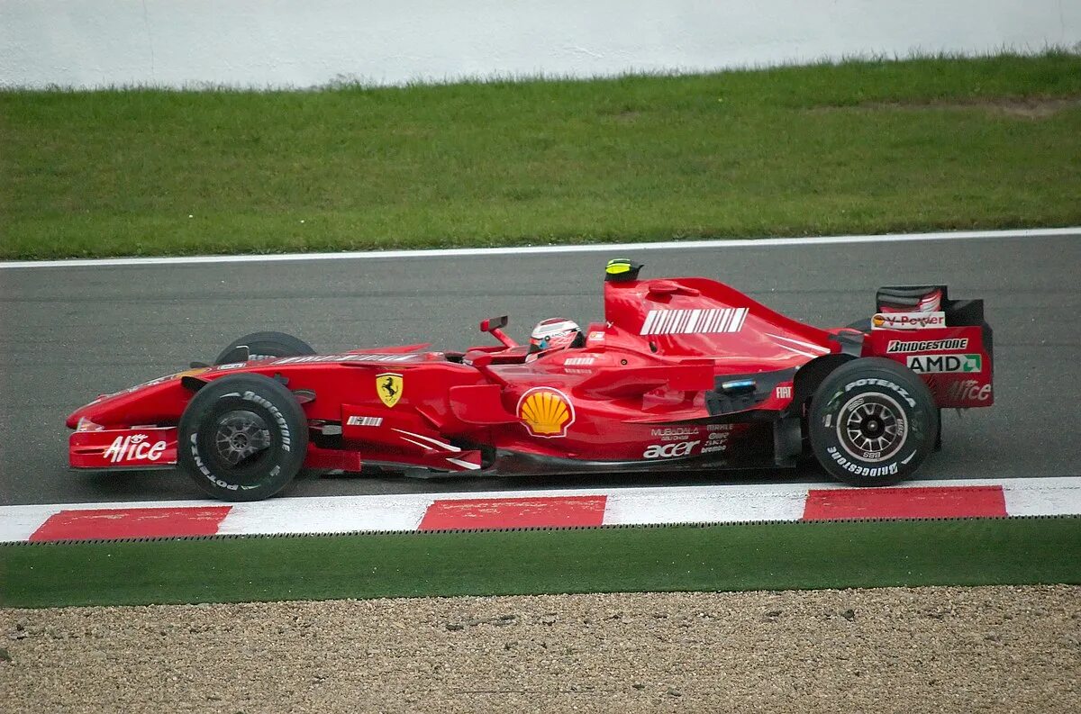 Ф1 2007. Болид феррари 2007. ferrari f2007 кими райкконен. ф1 райкконен феррари 2007. феррари ф-2007.