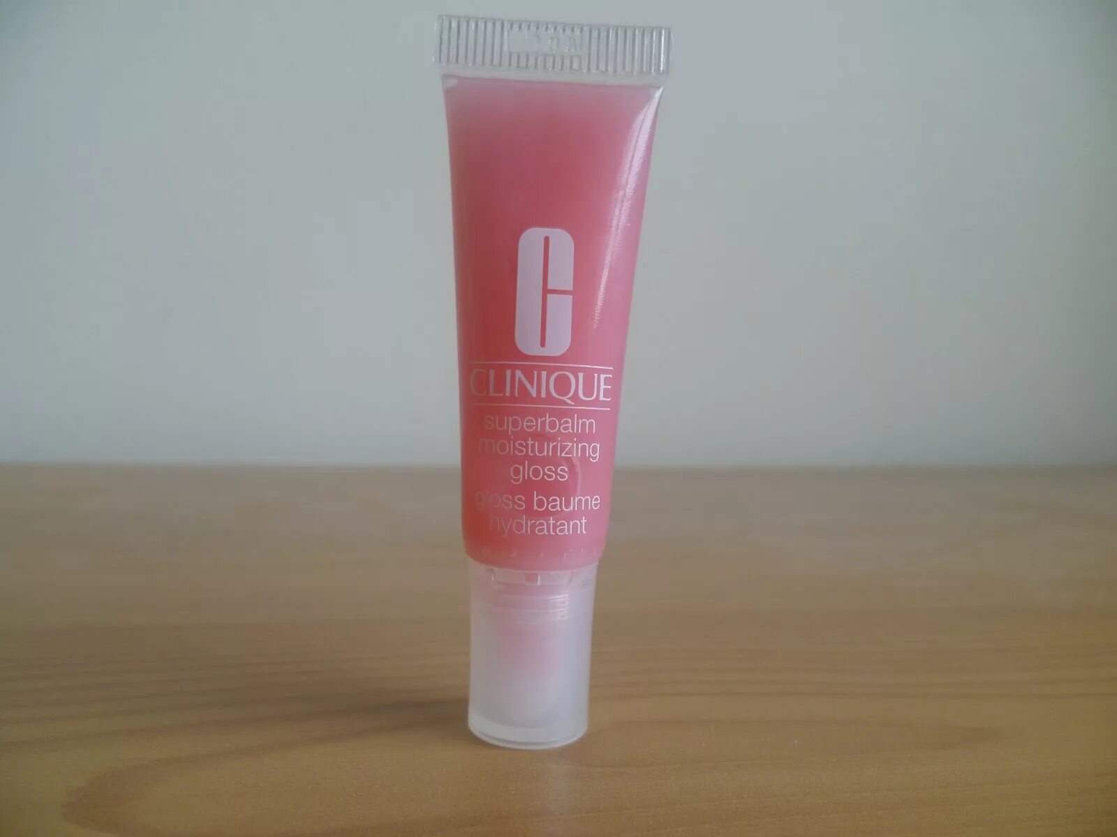 Clinique увлажняющий бальзам для губ. Clinique бальзам для губ. Superbalm Moisturizing Gloss. Clinique увлажняющий бальзам для губ Moisture Surge Pop. Clinique блеск для губ Fruity Pop.