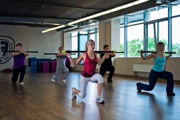 Танцы лесной городок. Данс аэробика чебоксары. Танцевальная студия сочи адлер вардане. Танцы лесной городок. Selani dance sochi.