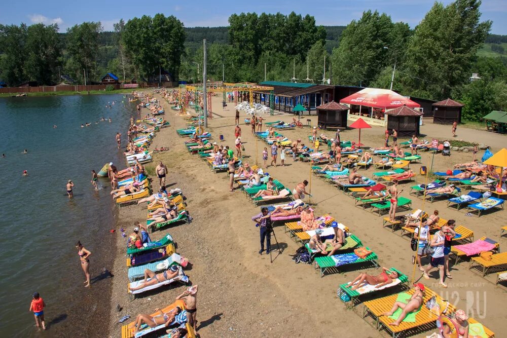 Места отдыха кемерово. Кемерово пляж на красном озере. пляж чайка кемерово. озеро красное кемерово кемеровская область. город кемерово озеро красное озеро.