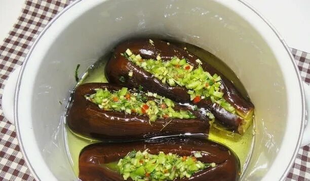 Рецепт баялды из баклажанов по армянски. Баклажаны квашенные по армянски. армянские фаршированные баклажаны. баклажаны жареные по армянски. баклажаны по-армянски на зиму.