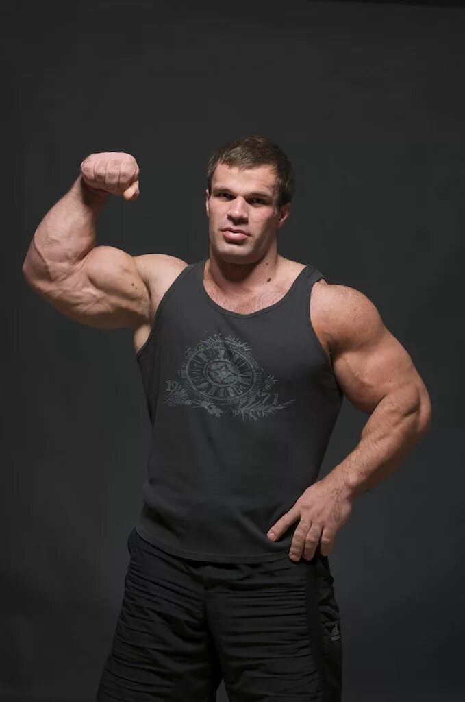 сколько лет цыпленкову