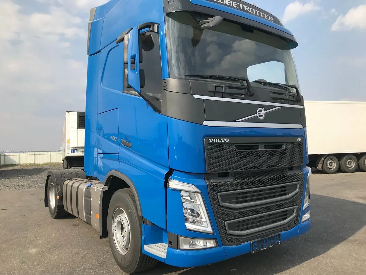 Купить б у тягач вольво. Volvo FH 2019. Volvo FH 460 2019. Вольво тягач fh13 2019. Volvo FH 13 синяя.