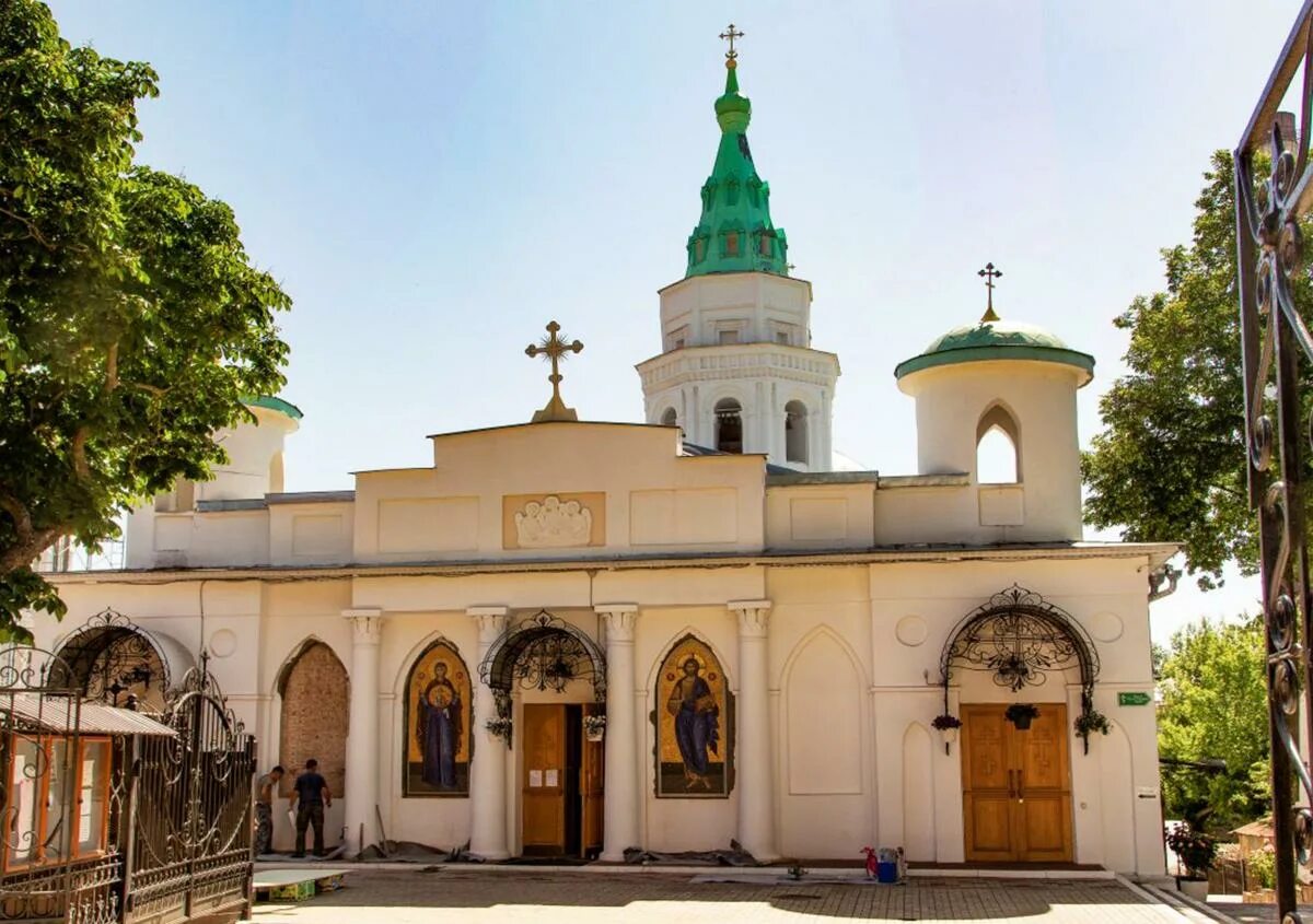 Свято-Троицкий монастырь Курск. Свято Троицкий женский монастырь Курск. Женский монастырь Курск на Максима Горького. Курск Церковь Троицкого монастыря. Женский монастырь святой троицы