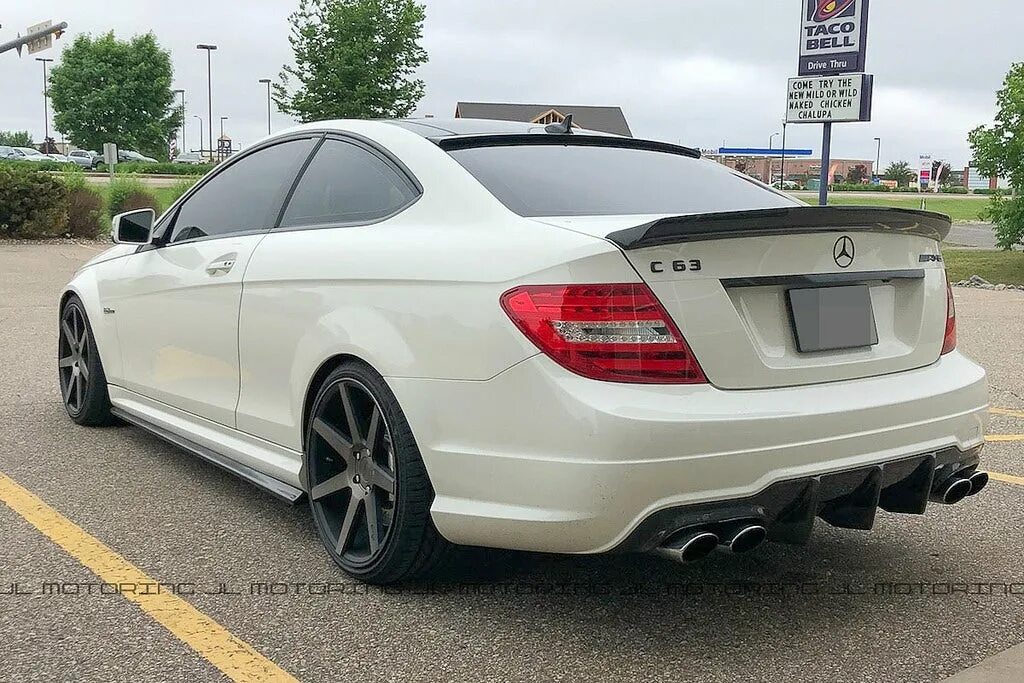 Спойлер amg. A2057900588. C63 amg spoiler. Mercedes w204 спойлер. Спойлер мерседес cla 117.