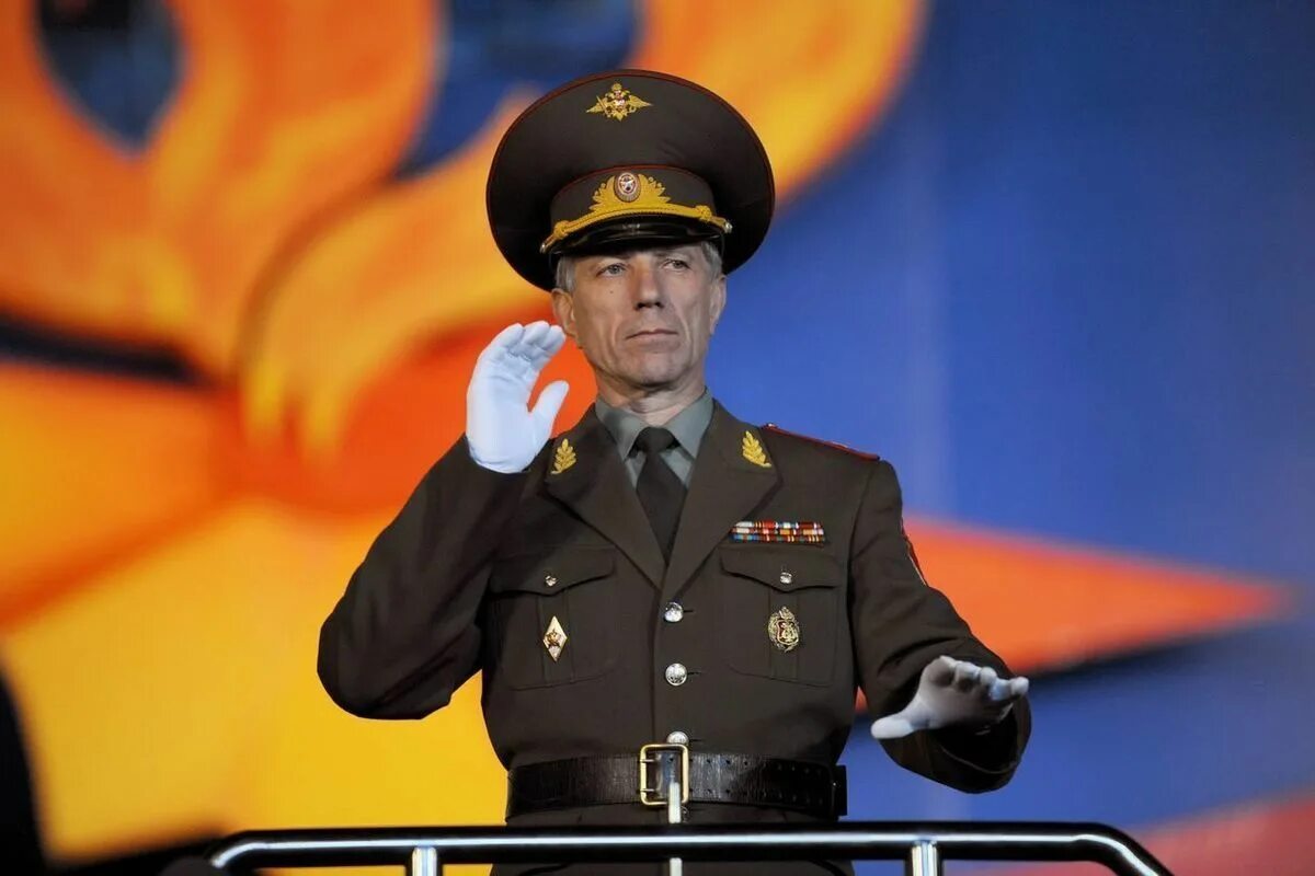 Ансамбль александрова халилов. Халилов валерий михайлович. Халилов дирижер. Генерал-лейтенант халилов валерий михайлович. Валерий халилов главный военный дирижер россии.