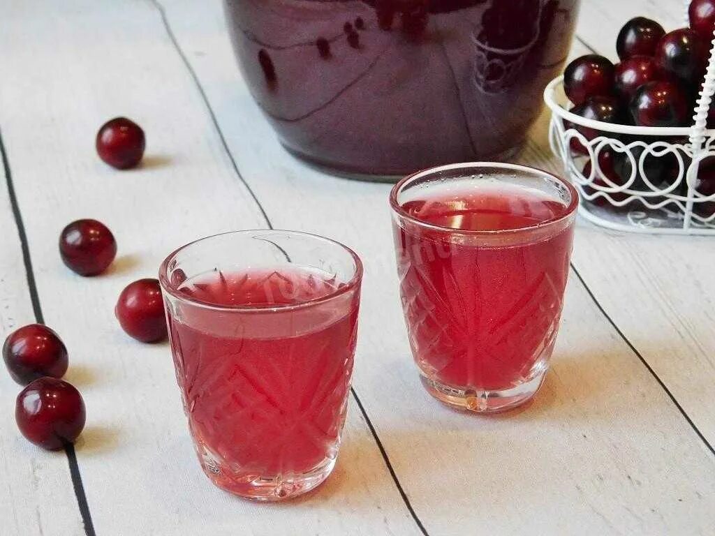 Как сделать домашнюю вишневую настойку