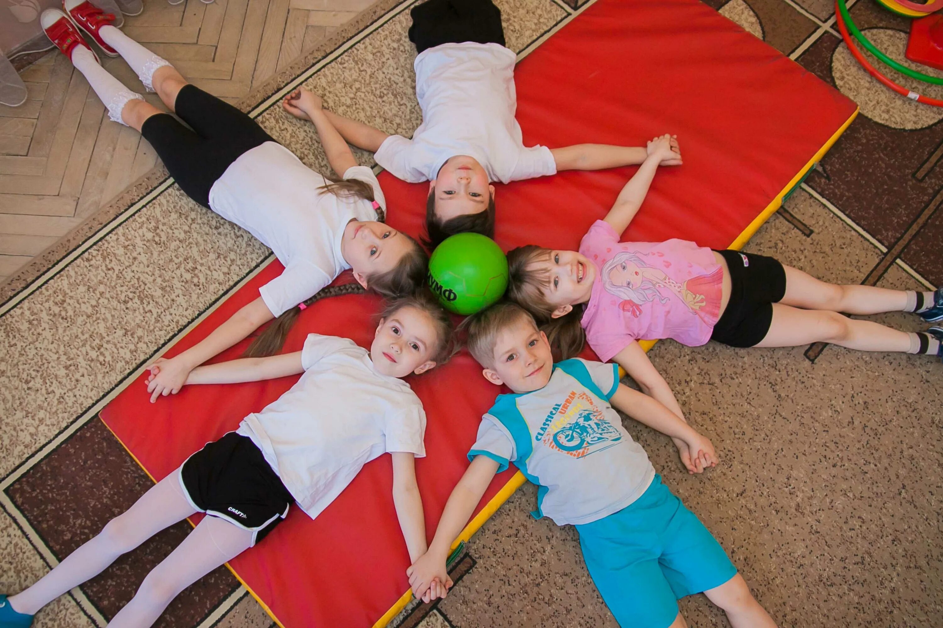 оздоровительная гимнастика для детей. физическая культура в детском саду. физкультура в доу. физкультурные занятия в детском саду. физкультурные занятия в доу.