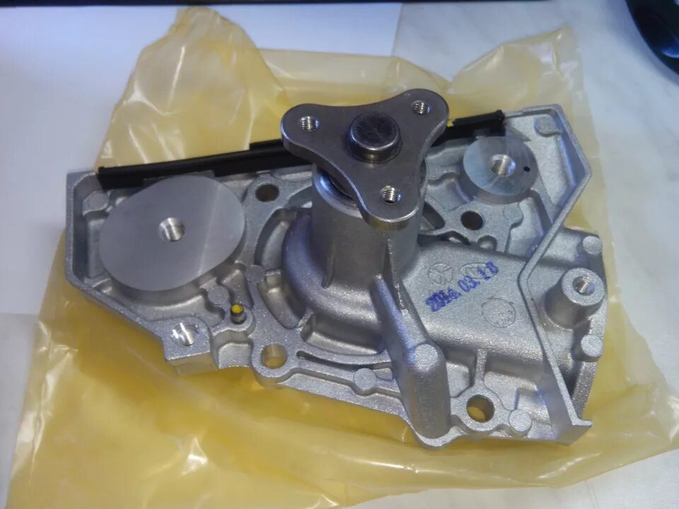 6 артикул. Киа спектра 1. Mando mwp3001 насос водяной. Gmb gwk26a насос водяной. Помпа на киа спектра 1.