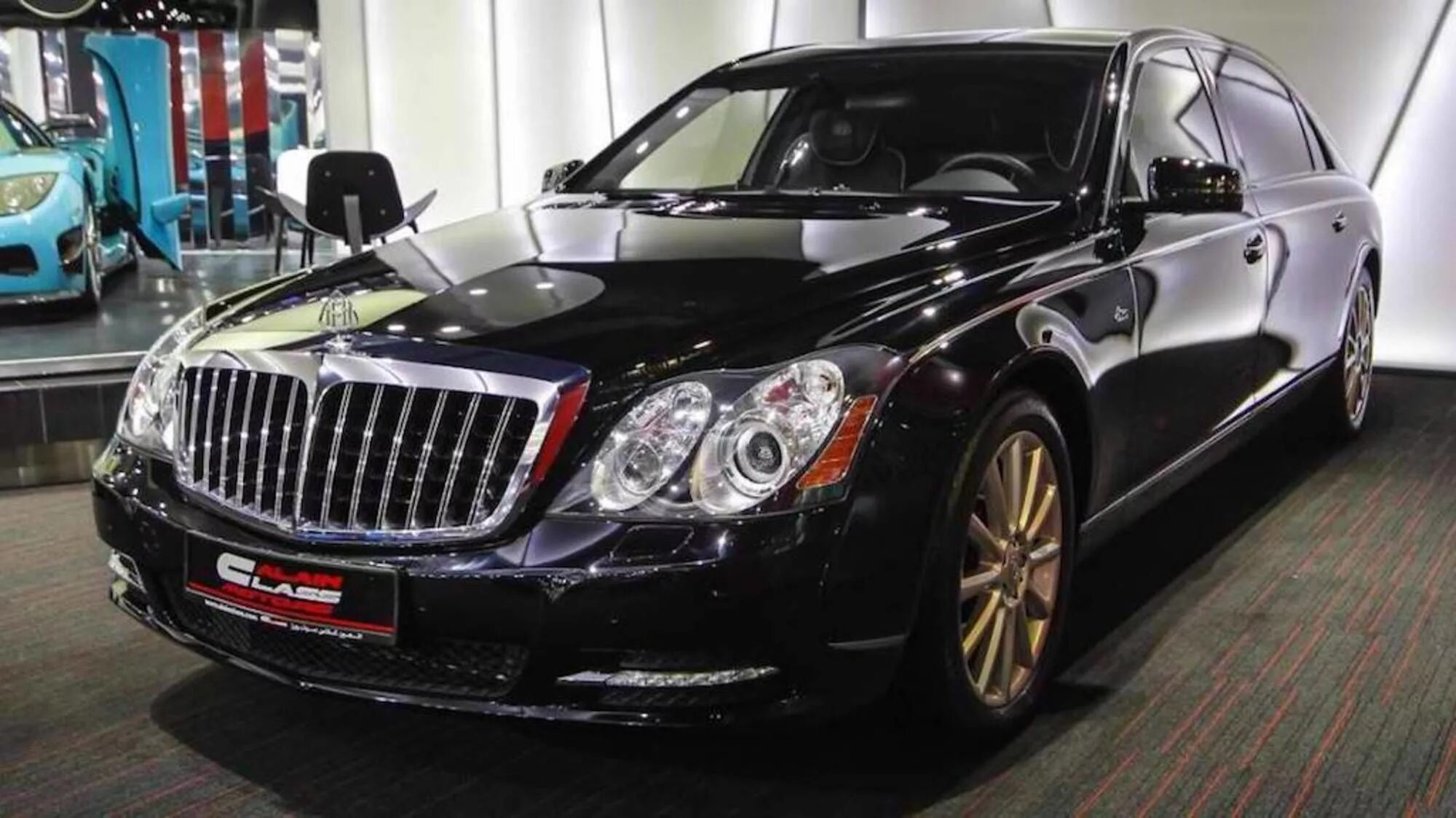 Китайский мерседес. Китайский Мерседес Майбах. Maybach 2000s. Машина Мерседес Майбах 2005. Maybach 2000 car.