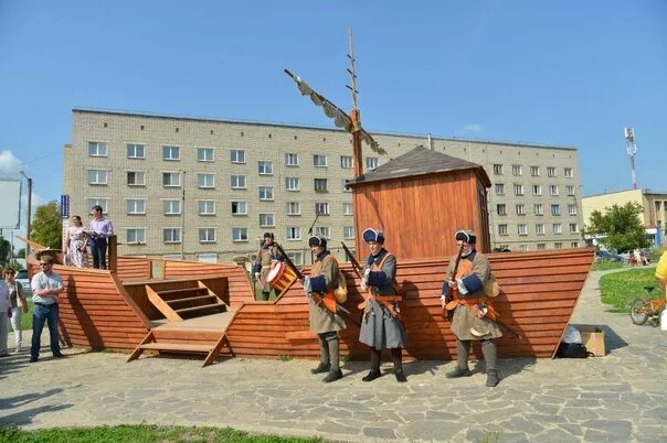 Сайт оса пермский край. Сквер Витуса Беринга в городе Оса. Фестиваль Оса Акватория Беринга. Витус Беринг Оса Пермский край. Экспедиция Витуса Беринга в городе Оса.