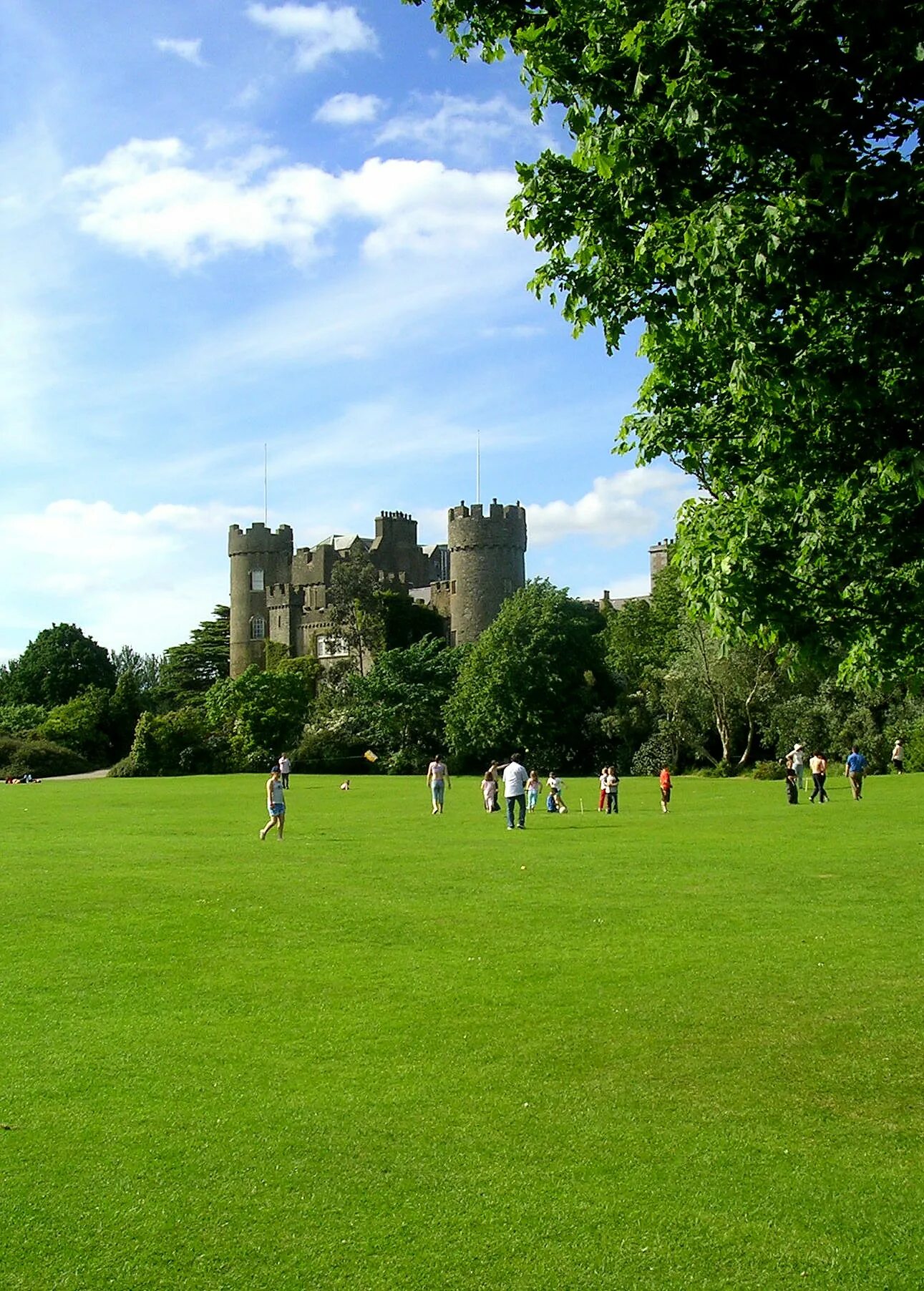 Malahide castle is northeast of dublin. Малахайд дублин. замок малахайд в ирландии. malahide castle сад. замок талбот.