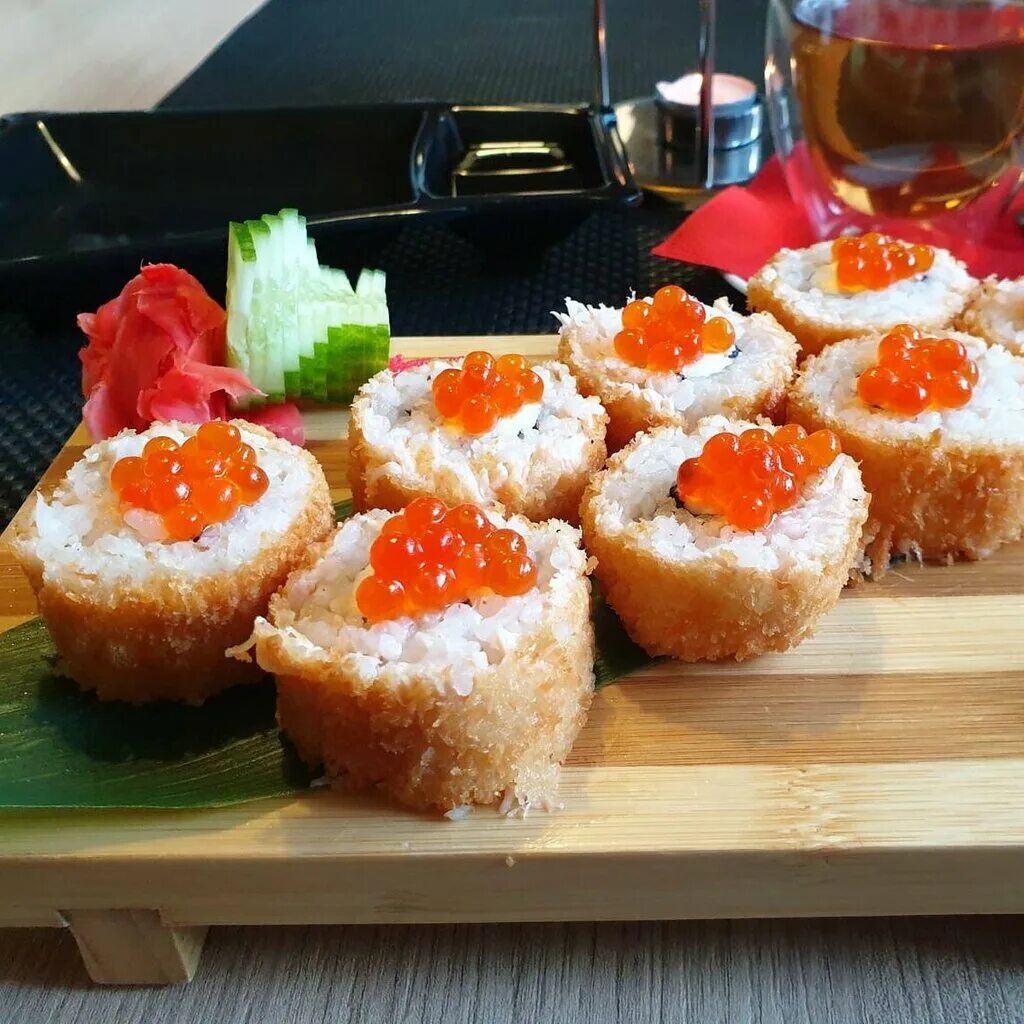 Суши хаус номер. Суши Хаус Печора. Роллы суши Хаус. Кафе sushi House. Роллы в кафе.