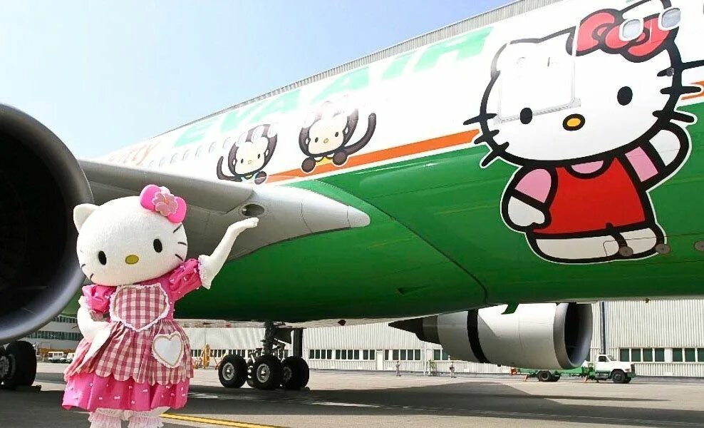Hello fans. Eva Airlines hello Kitty. Eva Air hello Kitty livery. Uni Air hello Kitty. Салон Хеллоу Китти самолёт.