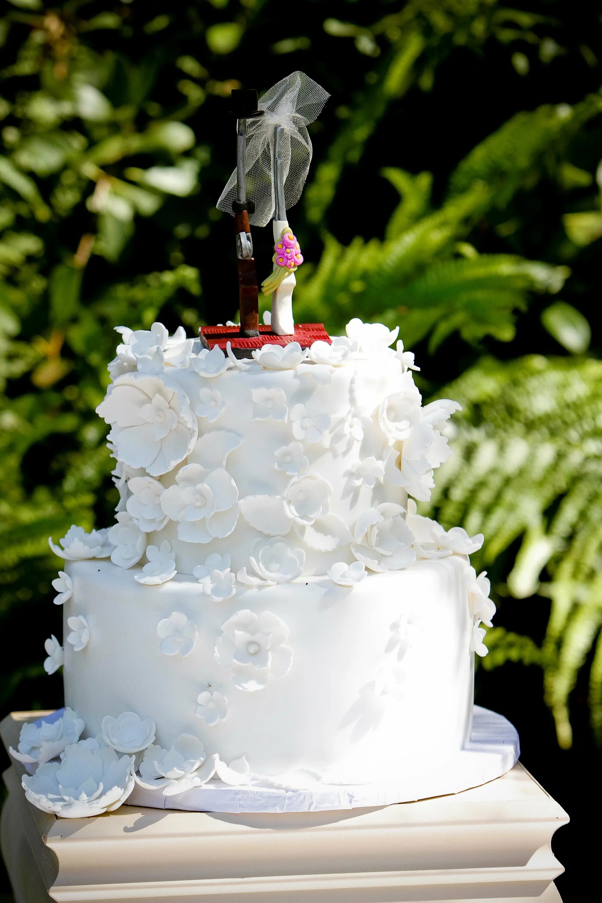 Необычные свадебные торты. Оригинальные торты на свадьбу. Модные свадебные торты. Креативный торт на свадьбу. Свадебный торт гарден кейк.