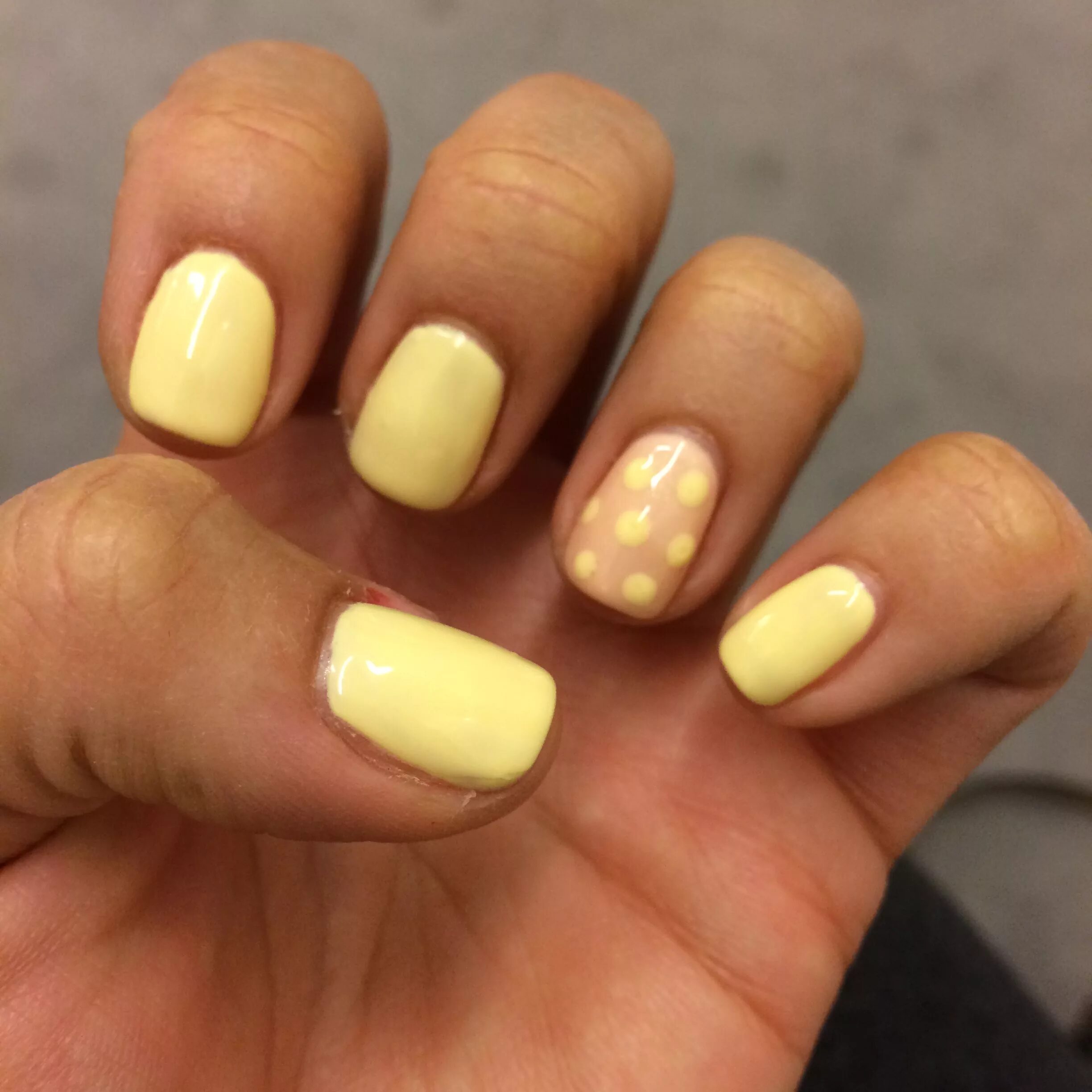 Sun bleached une nuit. Cnd shellac sun bleached. солнце на ногтях. шеллак песочный. ногти 451 оттенок sun.
