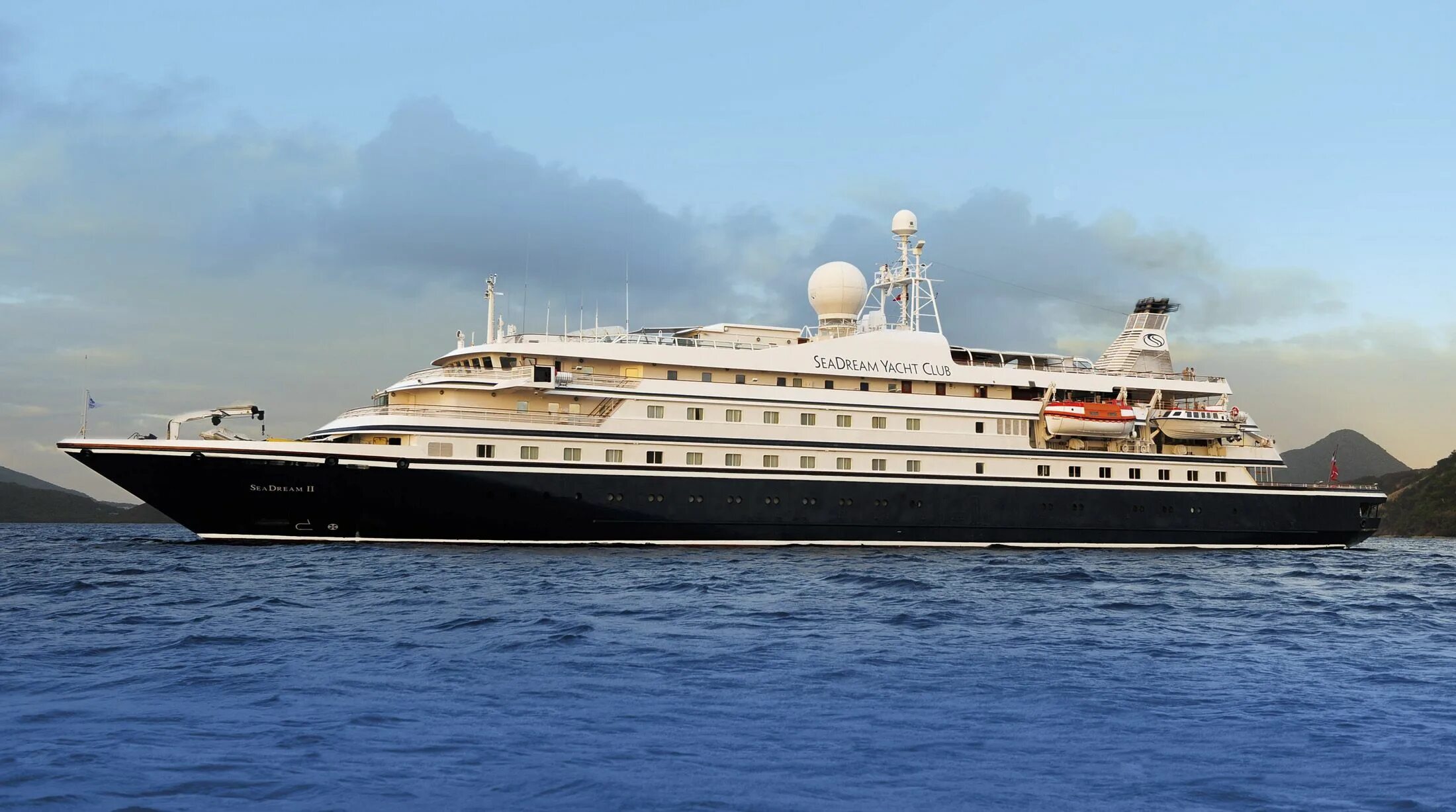 Sea dream 2. Seadream yacht club. Seadream 1 shipvisit. Seadream yacht club. Теплоход в море.