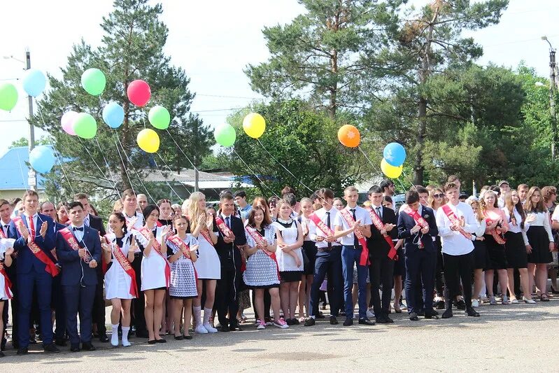 Погода село новомихайловское красногвардейского района. Ольгинская школа Ставропольский край. Поселок Медвеженский Красногвардейский район Ставропольский край. Ольгино Ставропольский край школа. Школа 1 Красногвардейского района Ставропольского края.