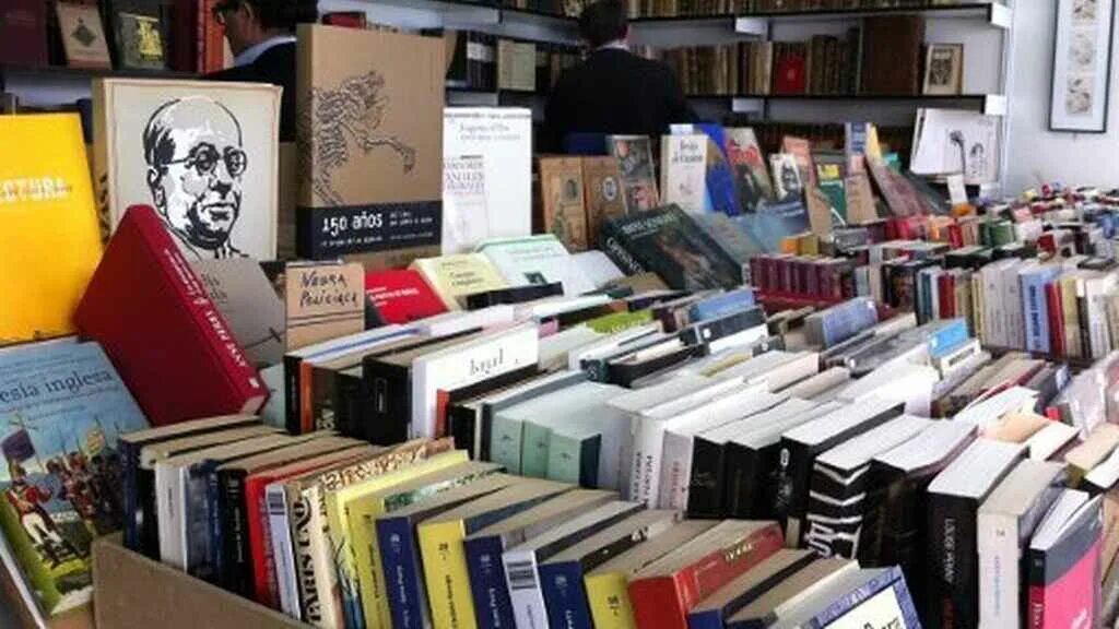 Тип книги букинистика что это. Магазин книг букинистика. параграф букинистический магазин. знаменитые букинисты. букинистический магазин за границей.