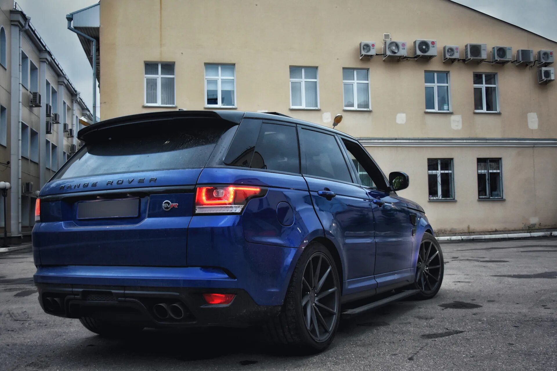 Rover rover sport svr. Range Rover SVR 2020. Range Rover SVR 2012. Range Rover Sport SVR 2020. Range Rover Sport SVR 2020 черный.