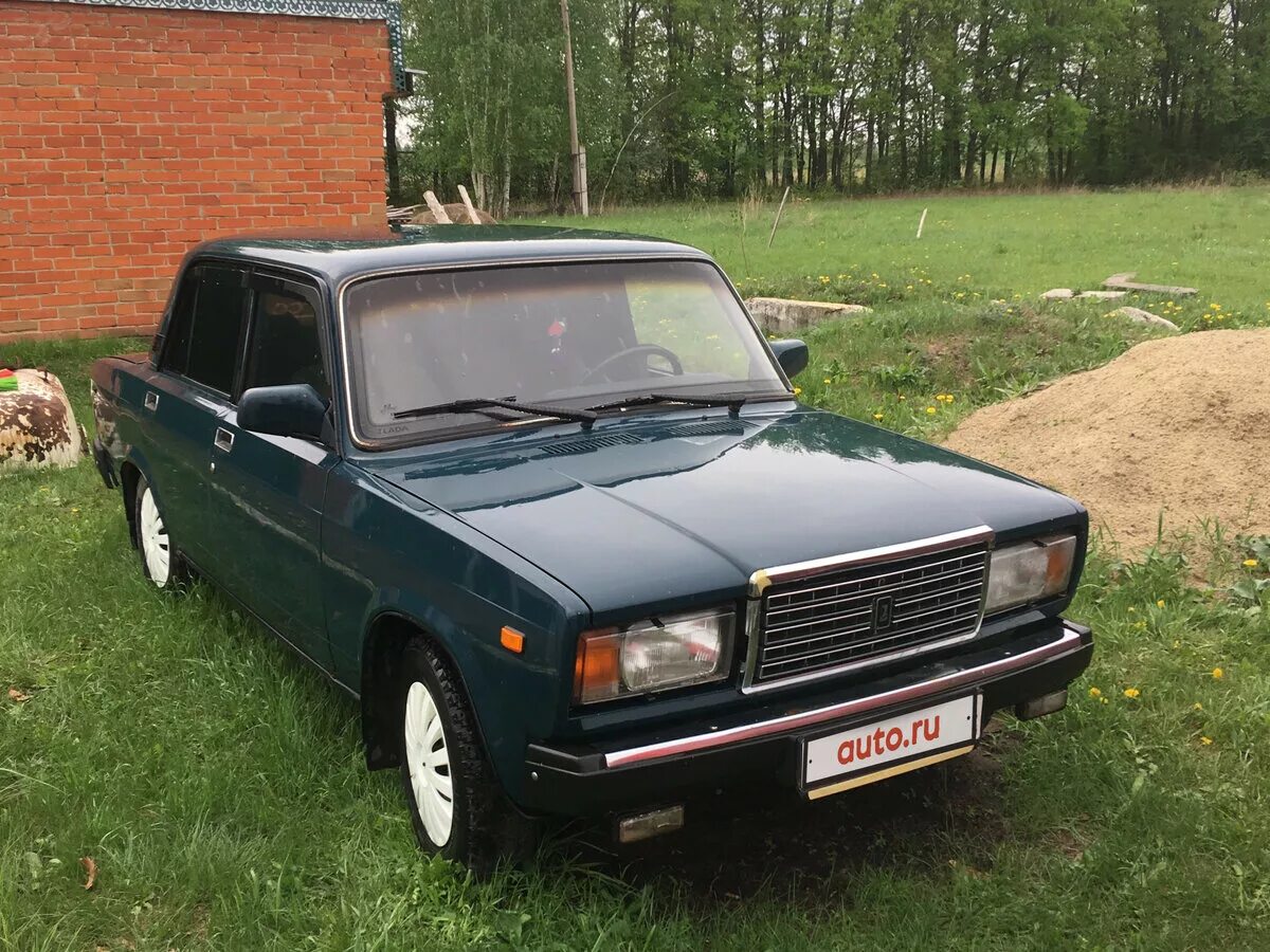 Семёрка в отличном сосотоянии. Ваз 2107 седан белый. Продается в хорошем состояние. Продается в хорошем состояние. Новая ваз 2104 серебристая.