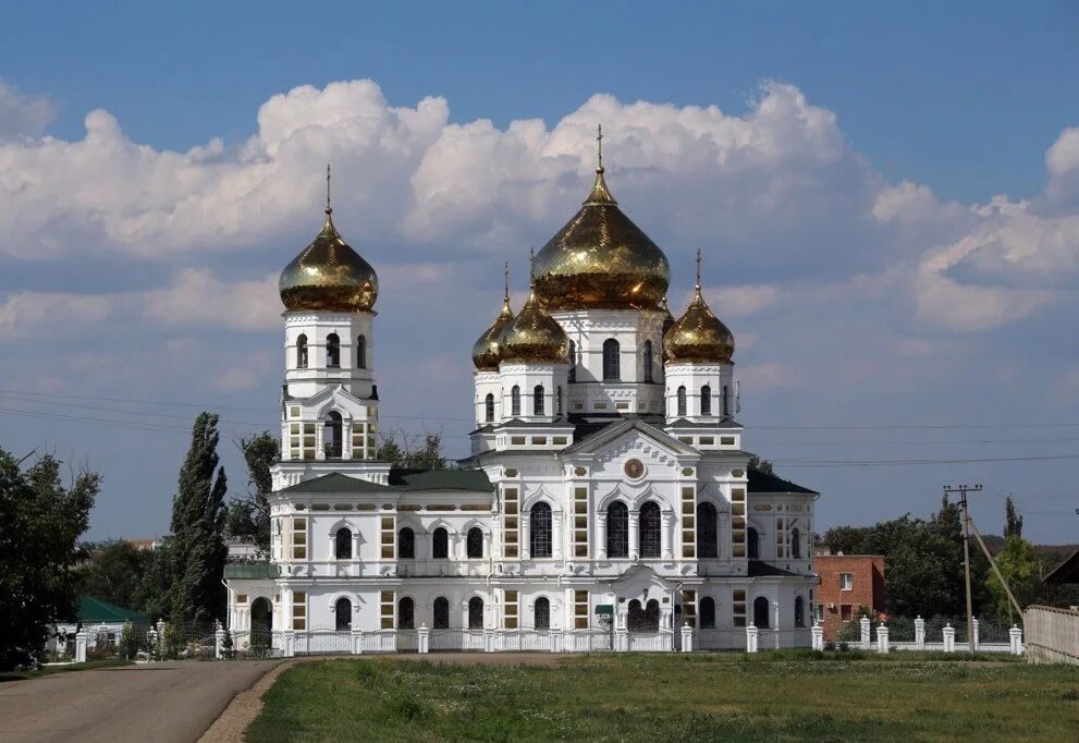 Выселки северная. Храм Свято Троицкий Новодонецкая Краснодарского края. Храм станица Новодонецкая Краснодарский край. Храм Троицкий Новодонецкая. Храм в станице Новодонецкой Выселковского района.