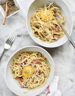 Карбонара с беконом и яйцом