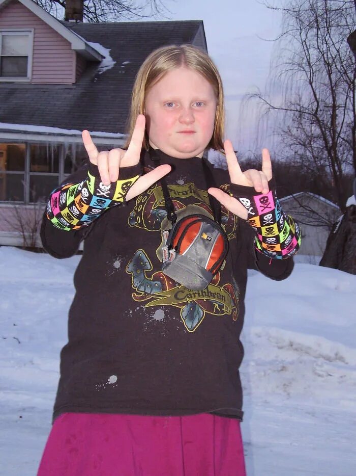 современная молодежь. девочки подростки group. смешное про подростков. подросток юмор. глупый подросток.