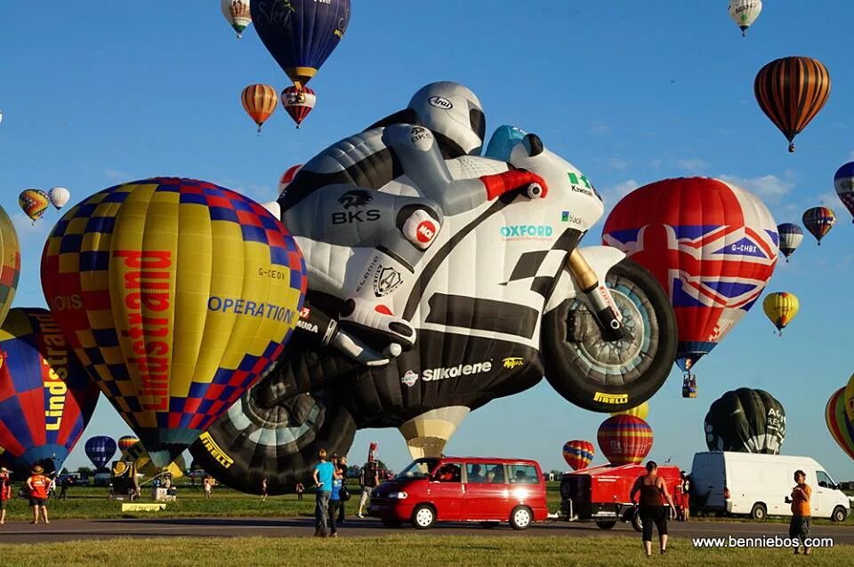 Музей шаров в спб. Lorraine Mondial Air Ballons во Франции 2013. Фестиваль воздушных шаров. Фестиваль воздушных шаров во Франции. Фестиваль шаров Канберре.