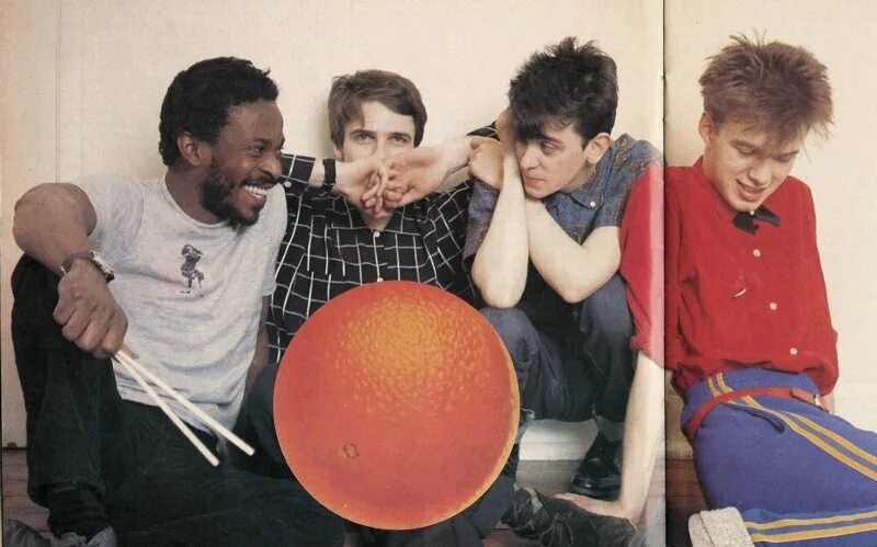 Save me an orange. Группа orange juice. orange juice edwyn collins. orange juice - rip it up. черный апельсин группа.