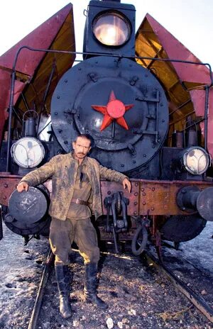 Машков про паровоз. Край фильм 2010. Владимир машков. Владимир машков край 2010. Фильм край паровоз.