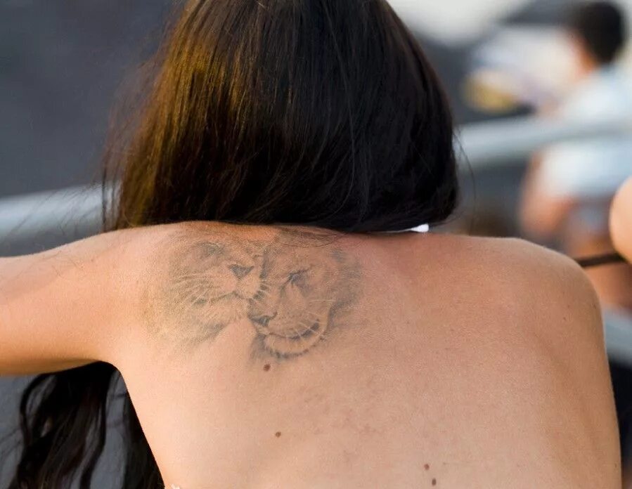 Tatouage : 200 modèles et idées pour un tatouage femme Dragonfly tattoo design, 