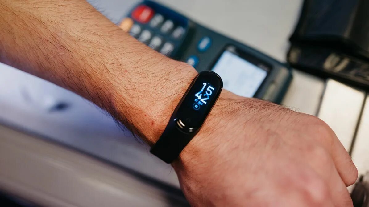 Xiaomi mi smart band 4 nfc. Mi 4 nfc. Mi band nfc. Mi 4 nfc. Фитнес-браслет xiaomi mi smart band 4.