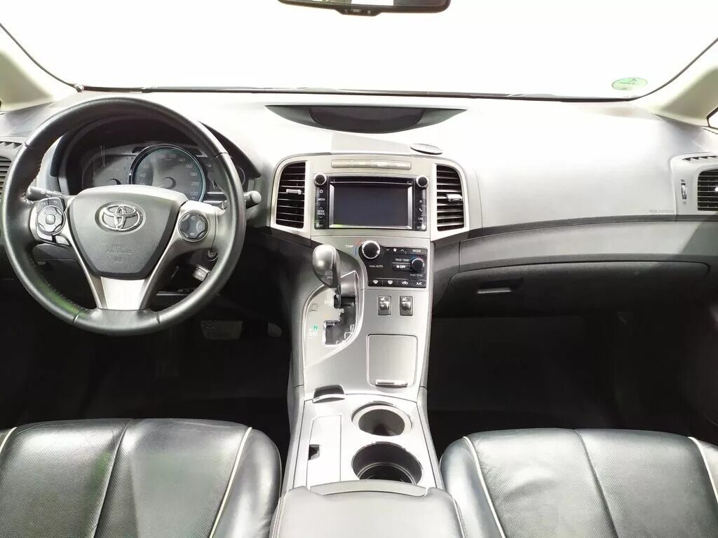 Полный привод тойота венза 2.7. Toyota Venza 2013 салон. Toyota Venza 2008-2016 Center Console. Toyota Venza 2009 салон. Toyota Venza 2.7 4wd 2011.