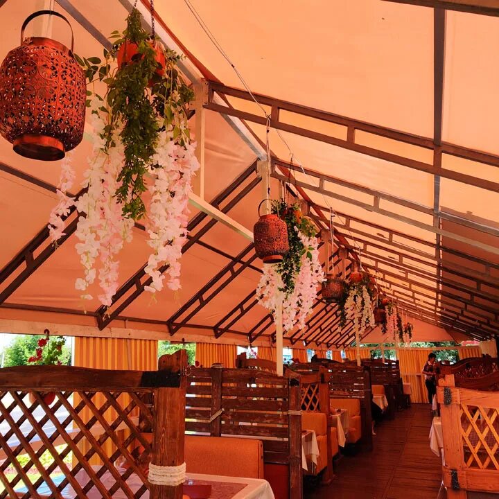 восточный ресторан. Ya cafe. ресторан московский в московском адрес. гуси лебеди ресторан вега измайлово. банкетный зал ариана.