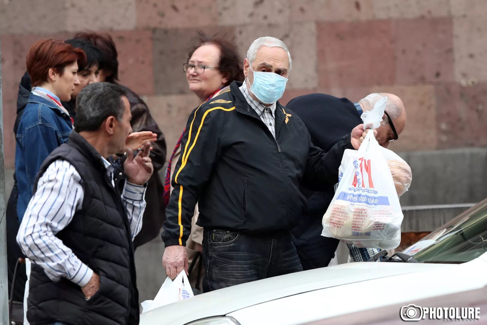 Митинг на площади в ереване. Опасно ли в армении. Опасно ли в армении. Touristy иран. Опасно ли в армении.