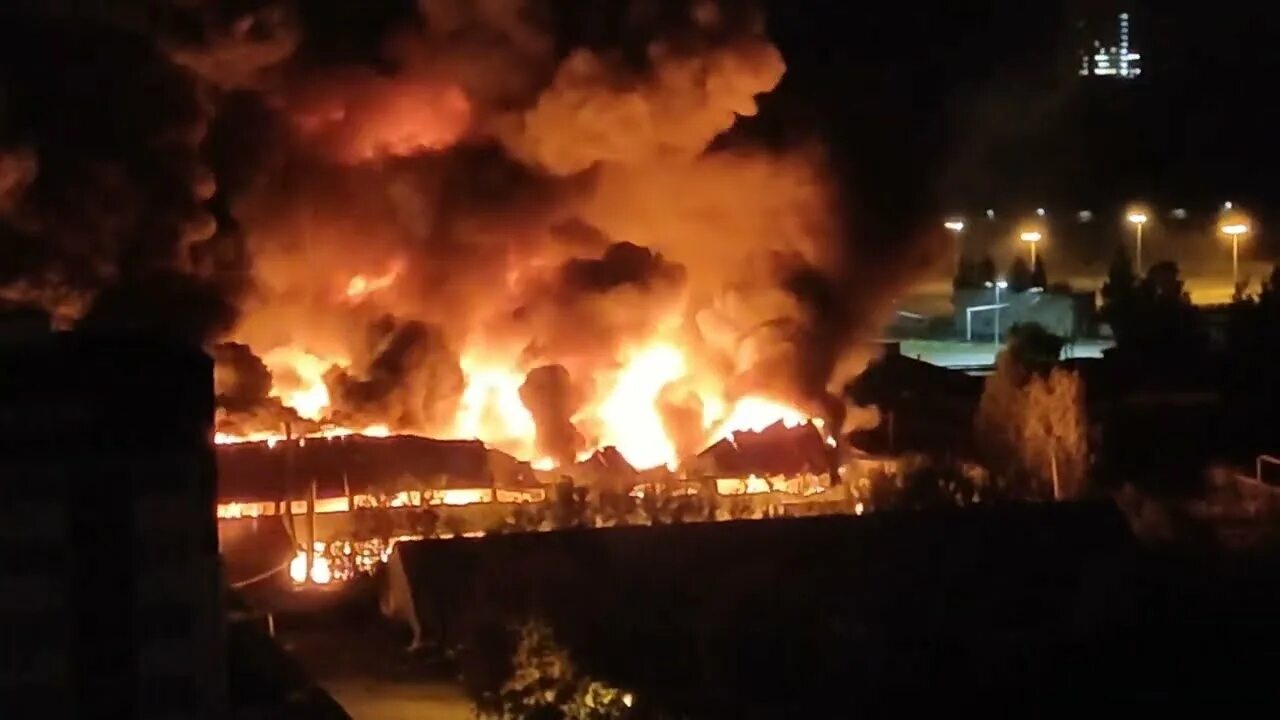 Палиж ижевск пожар. Пожар в ижевске сейчас. Пожар в ижевском. Пожар в ижевске сегодня. Пожар в ижевске вчера.