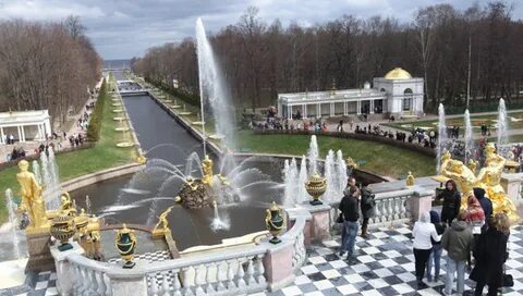 Со скольки работает петергоф