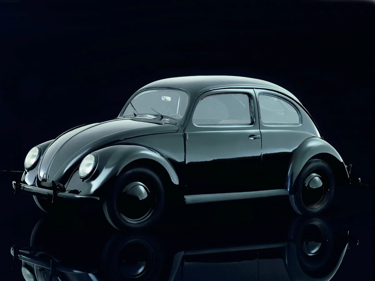 Первые автомобили volkswagen. Volkswagen Käfer – «Жук». 1946. Фольксваген Битл 1938. Volkswagen Beetle Жук 1938. Volkswagen Beetle 1 поколения.