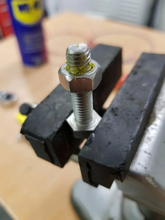 ПромМетиз +7 (812) 385-76-07 Санкт-Петербург Самоконтрящаяся гайка Fujolok U-NUT