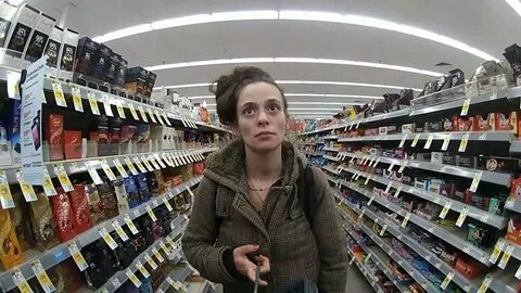 Женщина украла в магазине