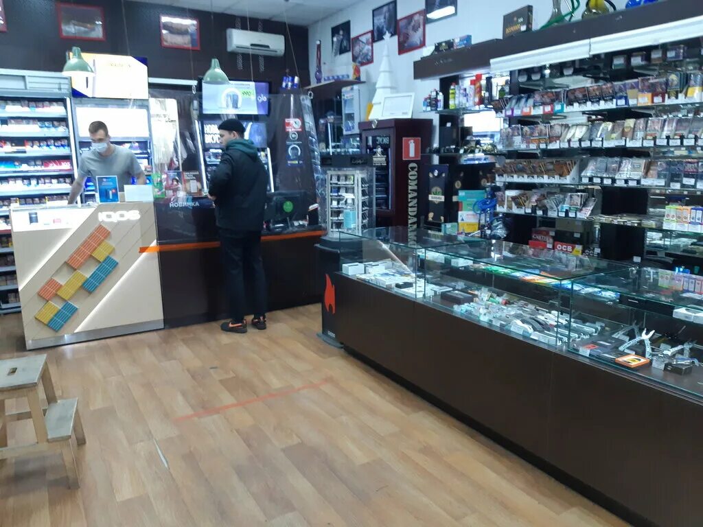 Табачный магазин. Магазин гавана орел. Магазин гавана орел. Табакерка магазин табака. Табачный магазин гавана.